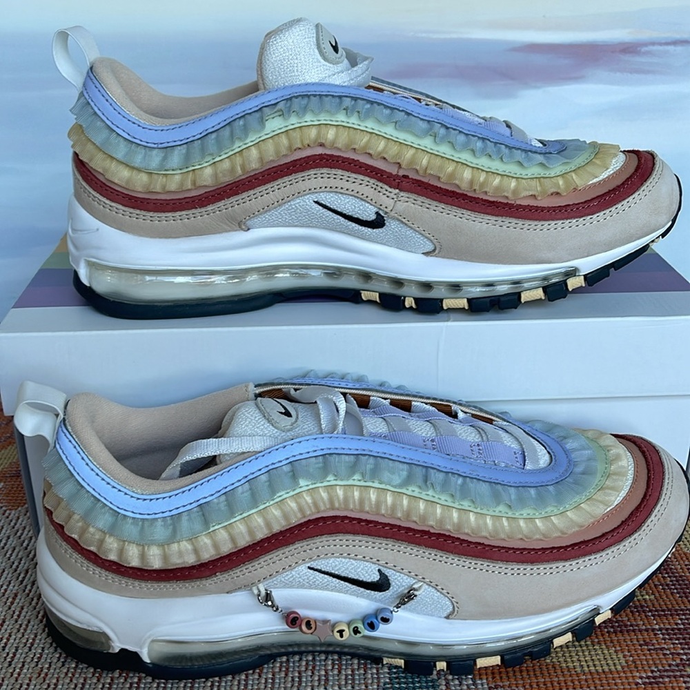 NIKE Men’s AIR MAX 97 BE TRUE 
PINK OXFORD/ANTHRACITE-ADOBE 
Sneakers
FD8637 600 - Picture 4 of 16